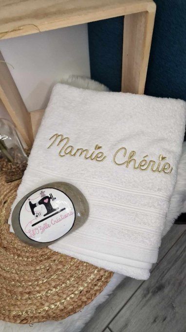 Drap de bain brodé Mamie Chérie